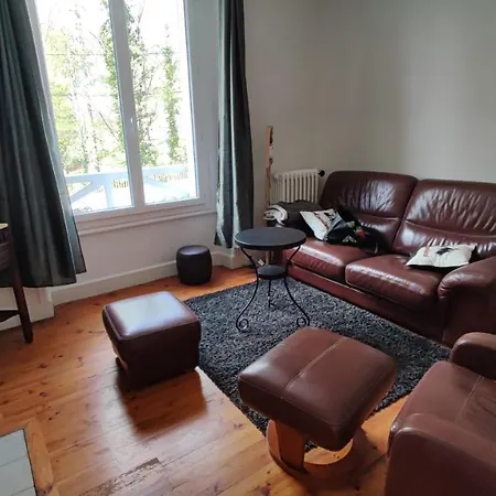 Maison Des Annees 30 - - 4 Personnes Vic-sur-Cère