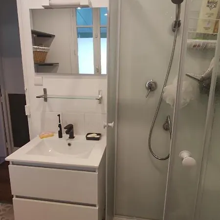 Maison Des Annees 30 - - 4 Personnes Holiday home Vic-sur-Cere