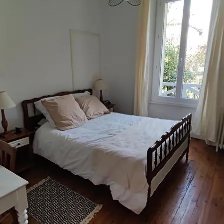Holiday home Maison Des Annees 30 - - 4 Personnes Vic-sur-Cere